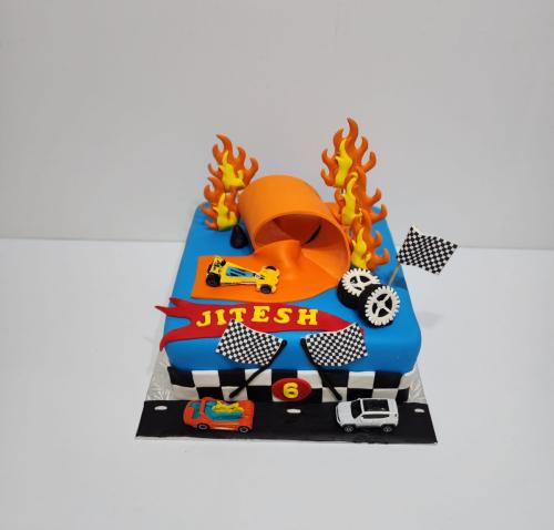 Hot wheels cake